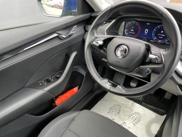 Škoda Octavia 2.0 TDI, 1. maj., původ ČR - Image 11