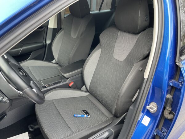 Škoda Octavia 2.0 TDI, 1. maj., původ ČR - Image 9
