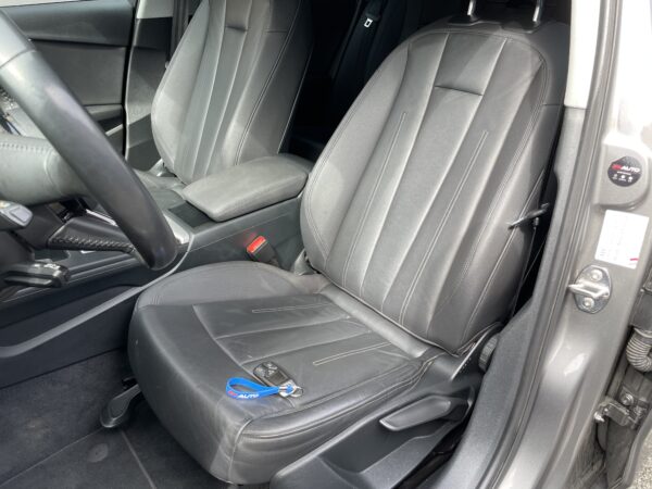 Audi A4 Avant 45 TFSI 180 Kw, 1.maj., ČR - Image 8