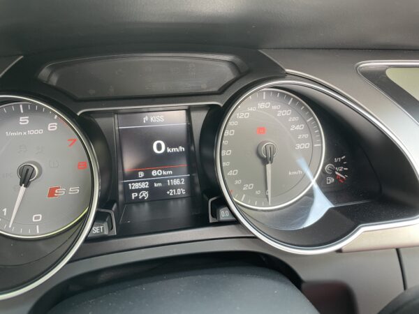 Audi S5 kabrio 3.0 TFSI Quattro, krásný stav - Image 12