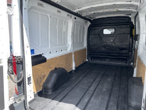 Ford Transit 2.2 TDCI L3H2, 1. majitel, DPH - Image 18