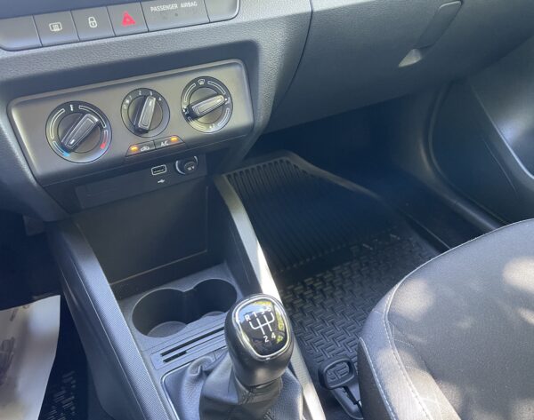 Škoda Fabia 1.0 TSI 70 Kw AMBIENTE - Image 13